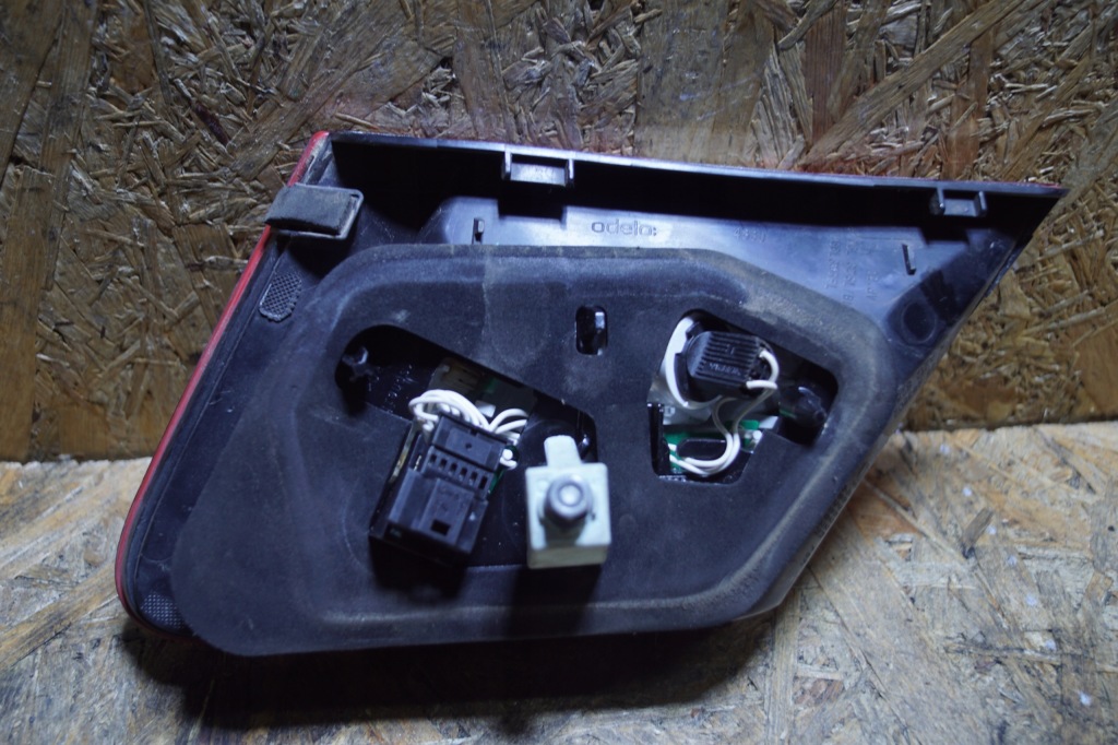 Mercedes w212 седан фара права задні w кришці  led Зі Шроту