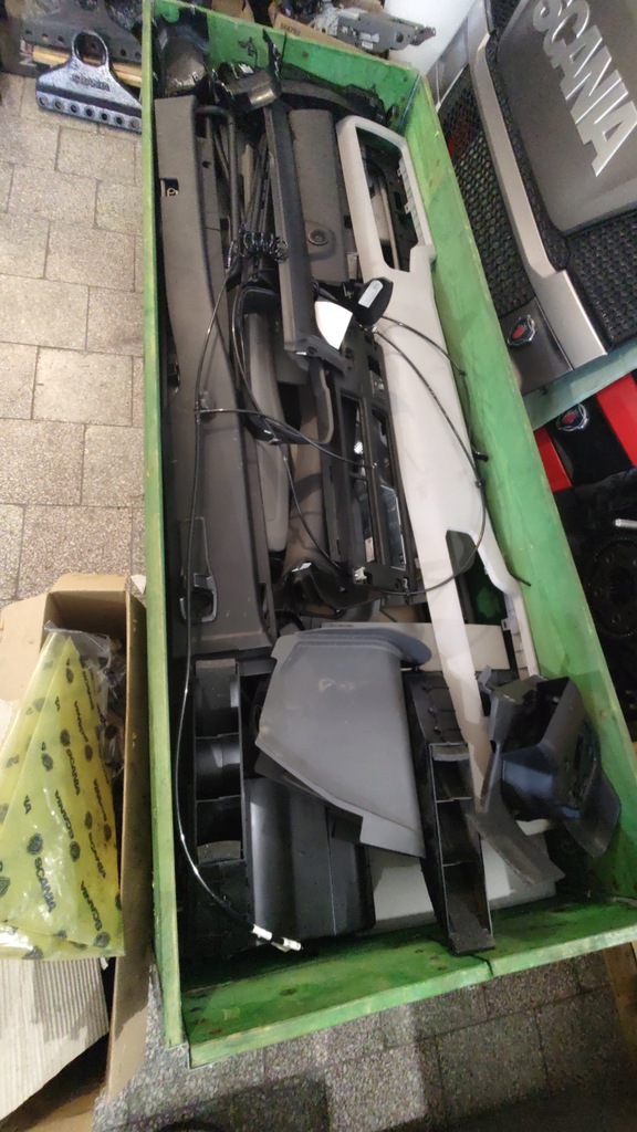 фото №4, Елементи обладнання салону кабіни scania s r ngs