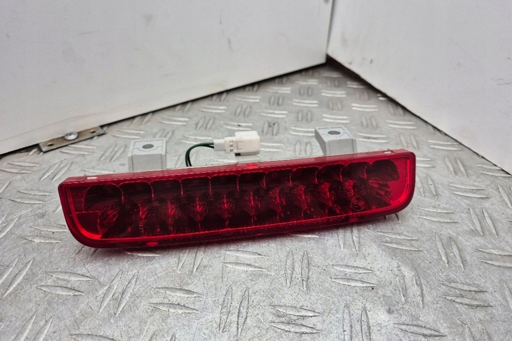 фото №7, Дополнительная лампа стоп kia soul am 927012k0 1.6l дизель 2012