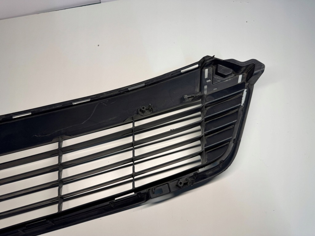 фото №9, Решётка бампера средняя toyota yaris iii