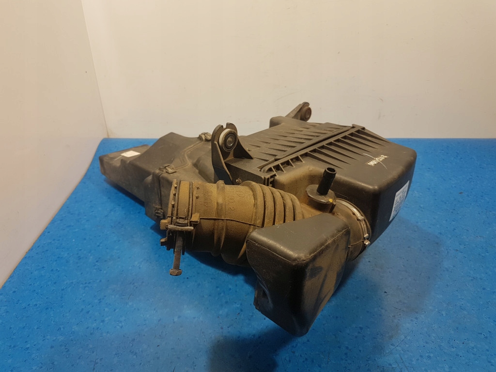 фото №8, Hyundai i20 i 1.2 корпус фільтра повітря 28110-1j000