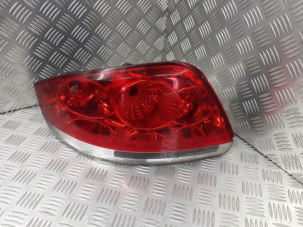 фото №1, Лампа левая задняя fiat linea 20200748