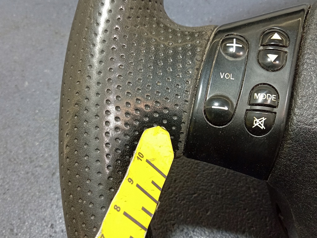 фото №7, Mazda 2 dy воздуховод трёхспицевая мультифункция