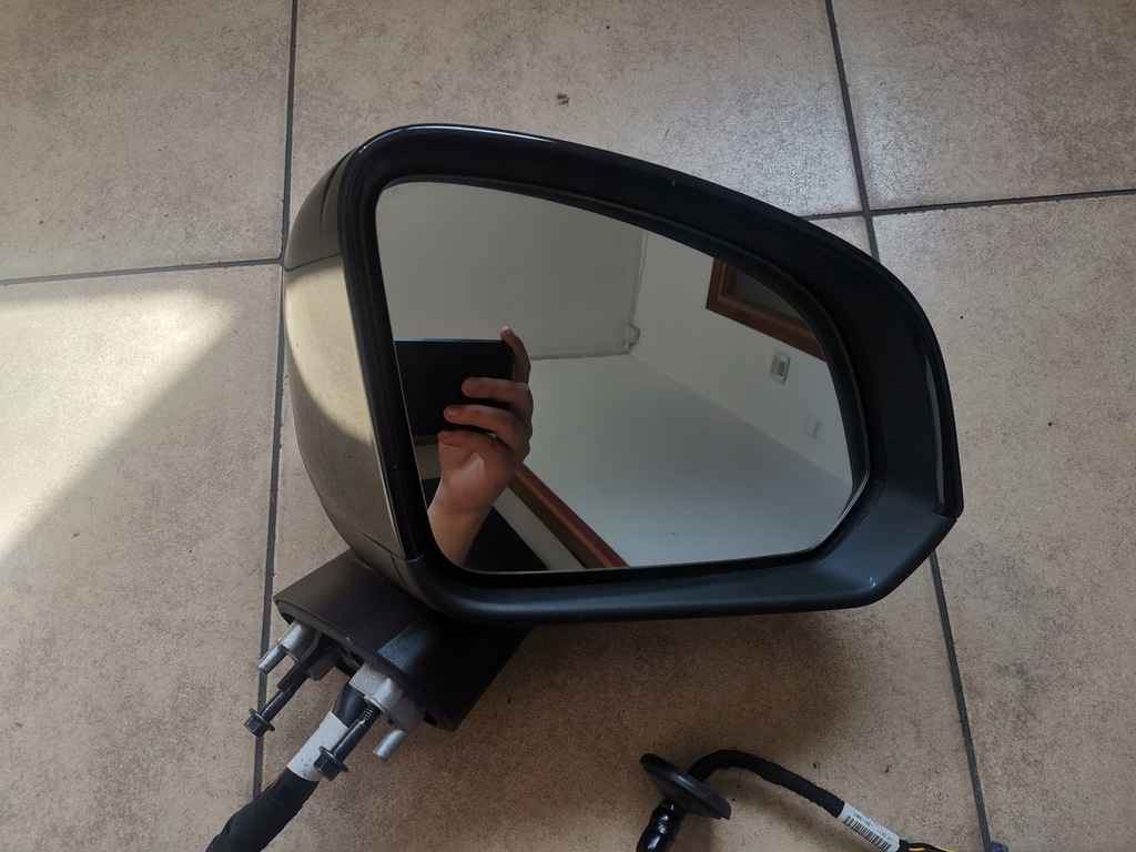 фото №1, Volvo xc40 2018- зеркало правое 9 трубопровод