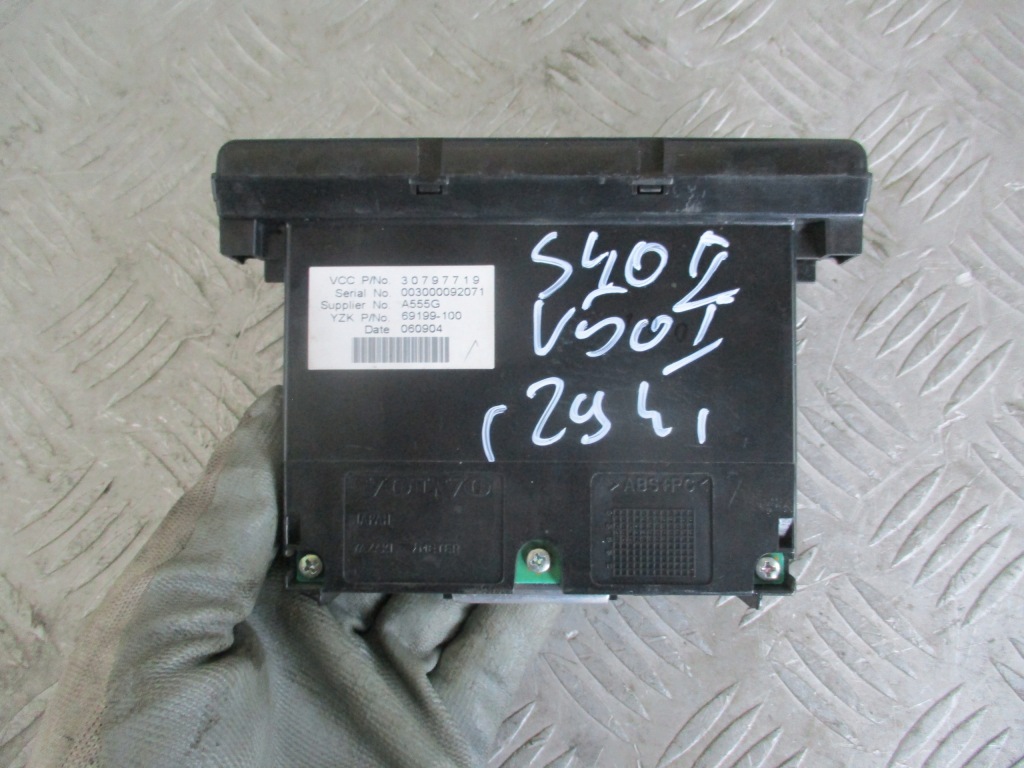 фото №3, Дисплей радио volvo v50 s40 ii 04-12r 30797719