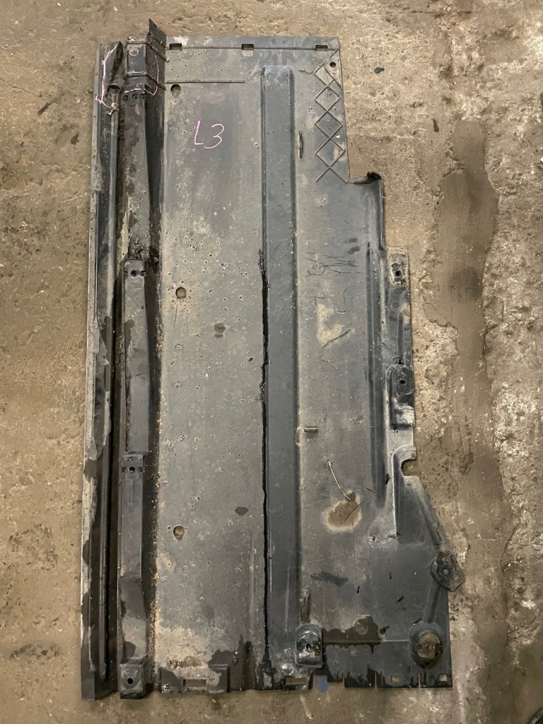 фото №1, Audi a4 b8 a5 захист плита підлога підвіска ліва