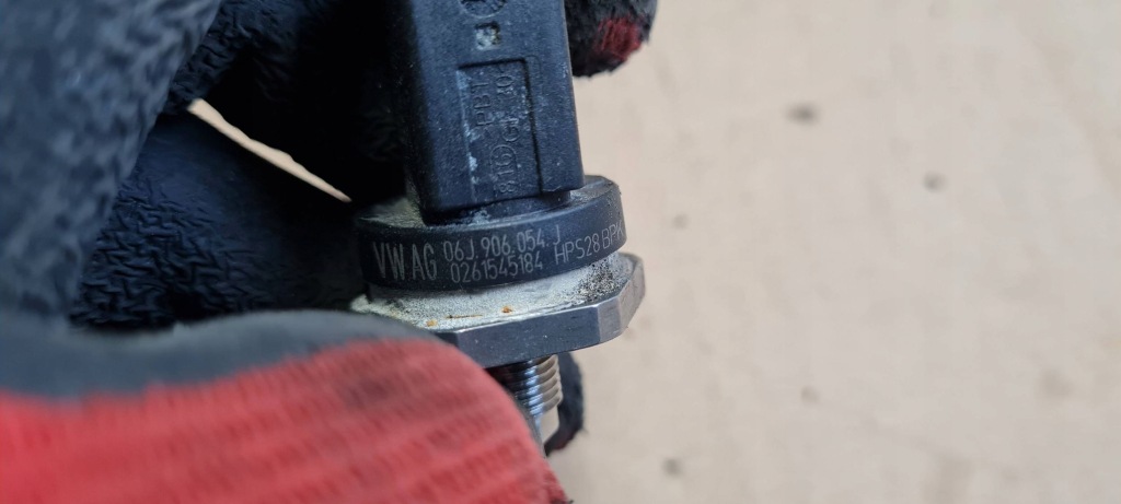 Q3 83a датчик давления топливной  2.0 tfsi 06j906054j vw tiguan Киев