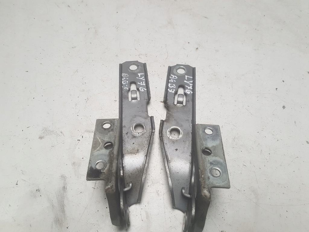 фото №1, Audi a4 b7 04-07r петли капот комплект ly7g