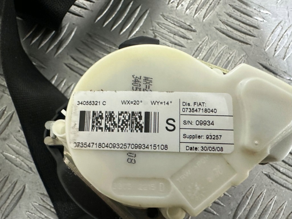 Купить Lancia delta iii pas правый левый задний ремни комплект