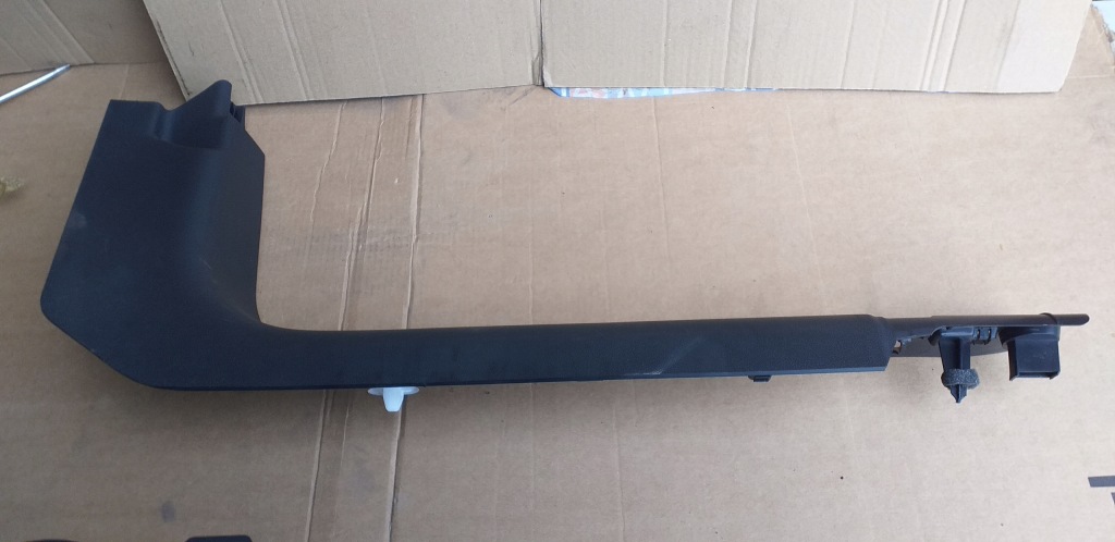 фото №1, Citroen c3 iii 16r- защита молдинг порог порог правая 9812233077