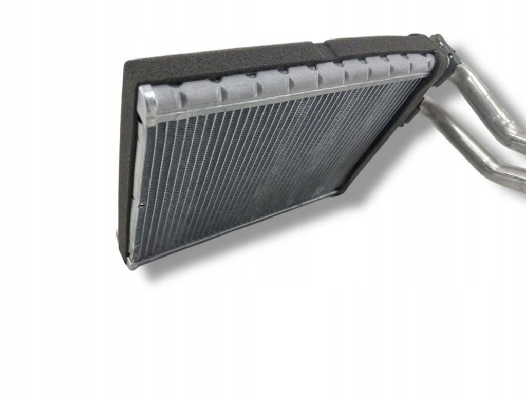 фото №13, Peugeot 2008 ii 2024 радиатор отопителя кондиционера a/c