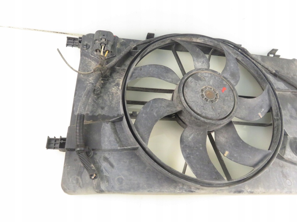 Вентилятор радиатора opel astra j 1.7 cdti 13352273 с Разборки