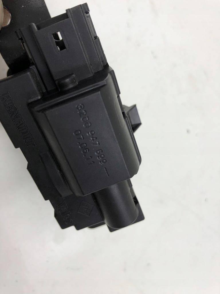 фото №4, Замок крышки багажника renault clio iii lift hb