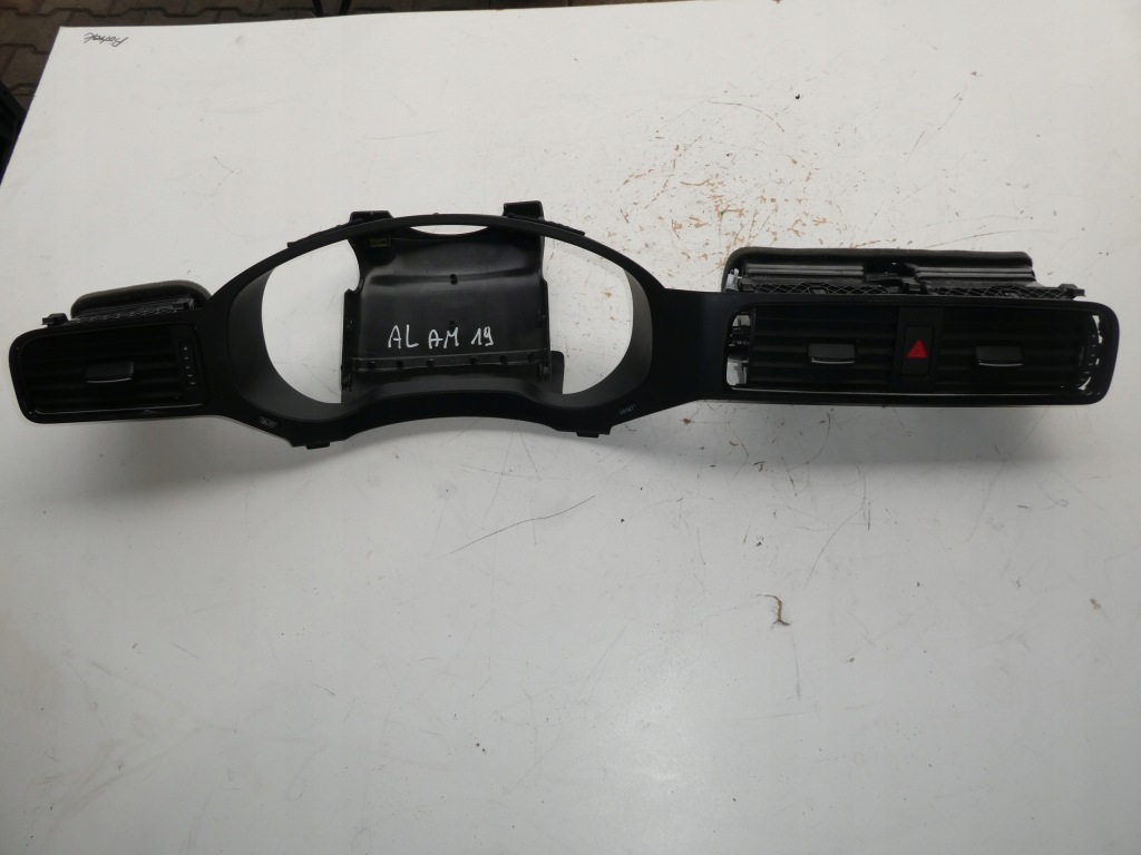 фото №1, Рамка спідометра повітровід 5n0858565a vw jetta 5c