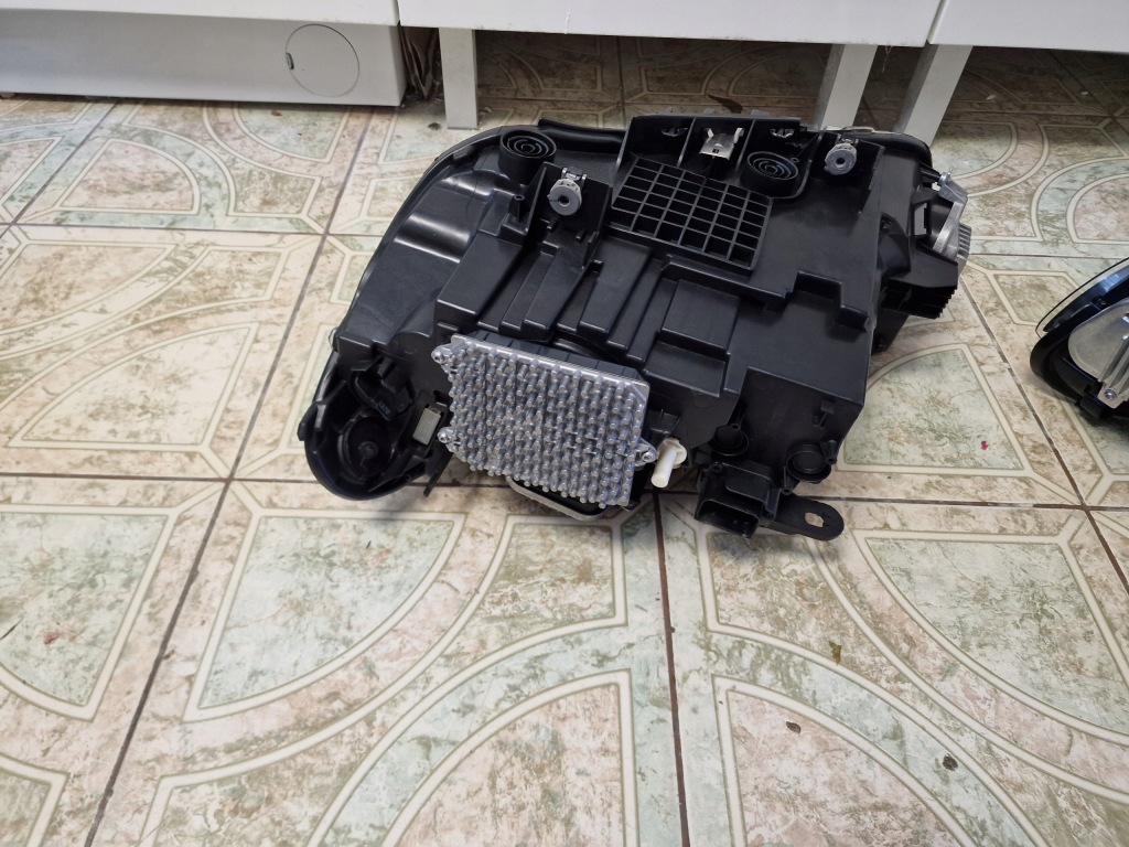 Bmw x1 f48 фонари full led вентилятор в Украине