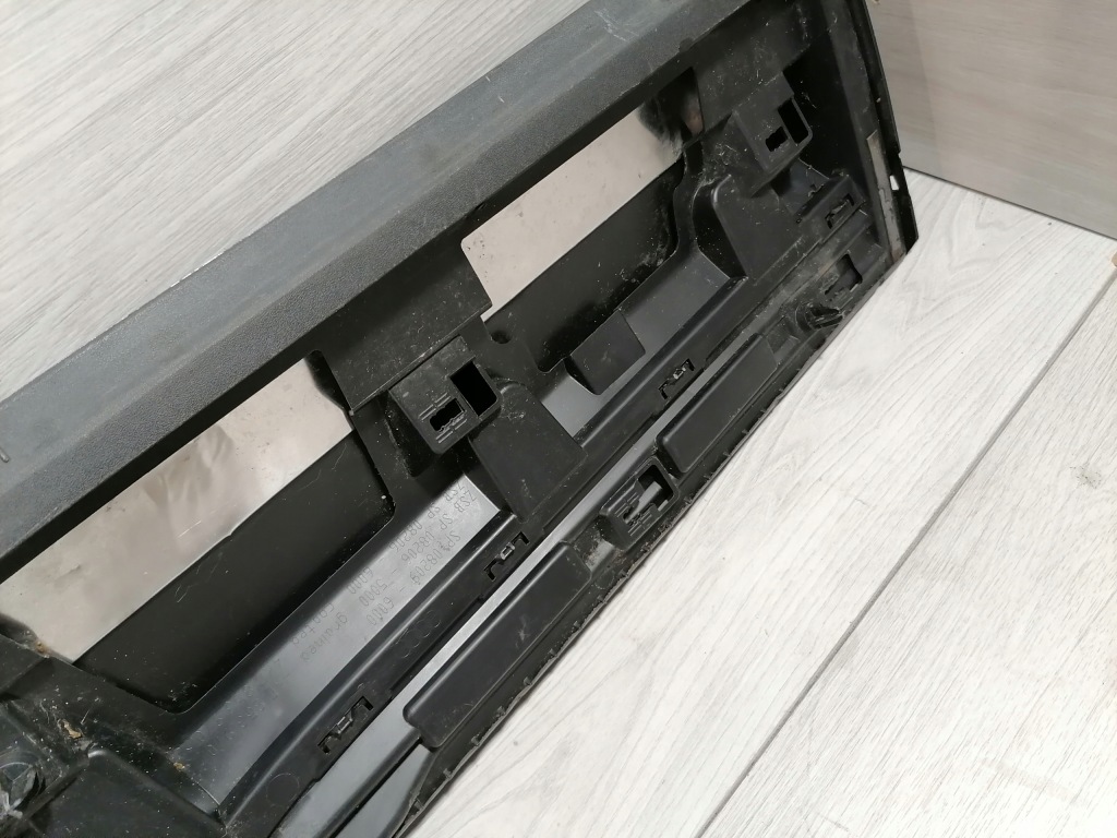 фото №9, Audi e-tron молдинг двері правий задня 4ke853060a