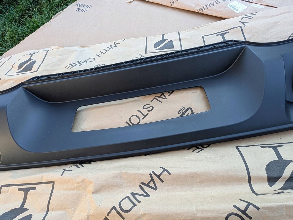 фото №3, Vw t-roc lift r-line 2021- спойлер дифузор накладка бампера задня 2ga807568j