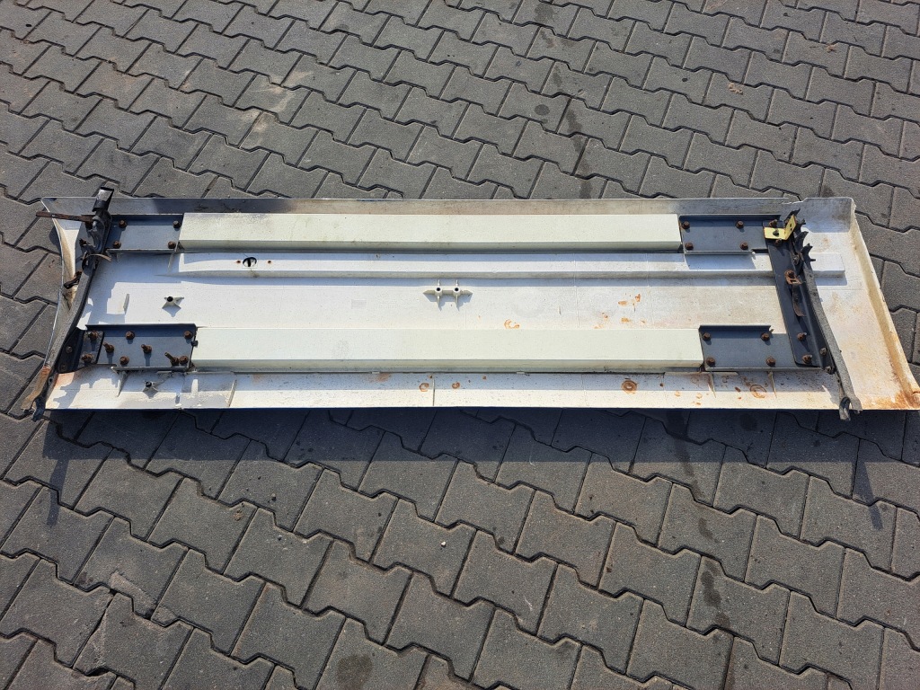 Обшивка защита ветровик межосевая левая renault magnum dxi с Разборки