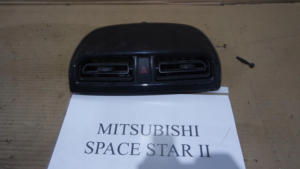 фото №1, Решётки обдув середина кнопка аварийных space star ii 8002b217xa