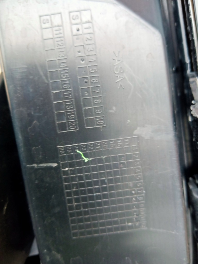 Audi q3 правий кутик решітка бампера 83a8 Київ