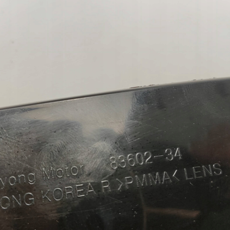 Лампа правий задній права задня ssangyoung korando 8360234 в Україні