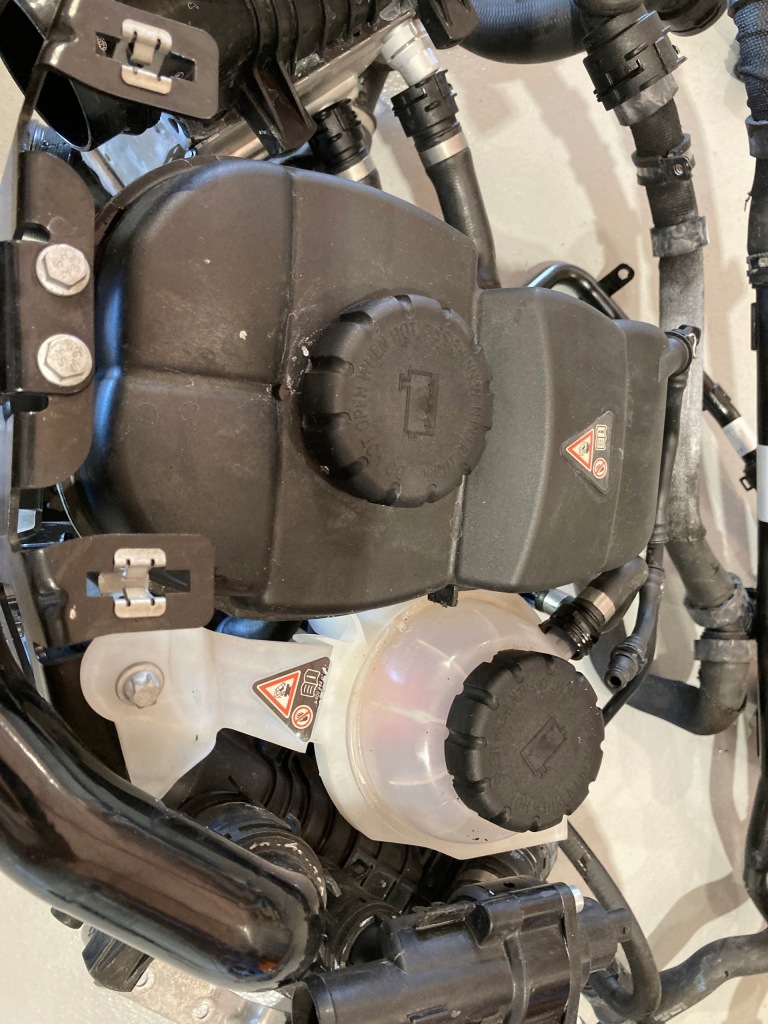 Mercedes amg gt a190 интеркулер интеркулер левое  правый  бачок шланги в Украине