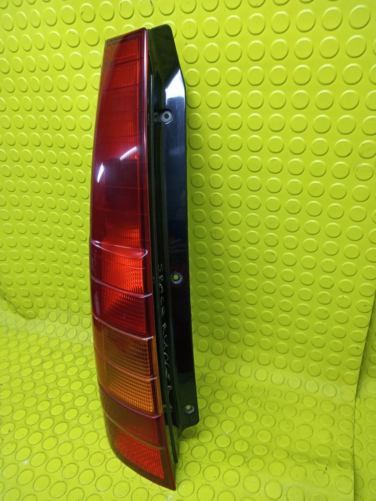 фото №2, Mitsubishi space runner лампа лівий задня