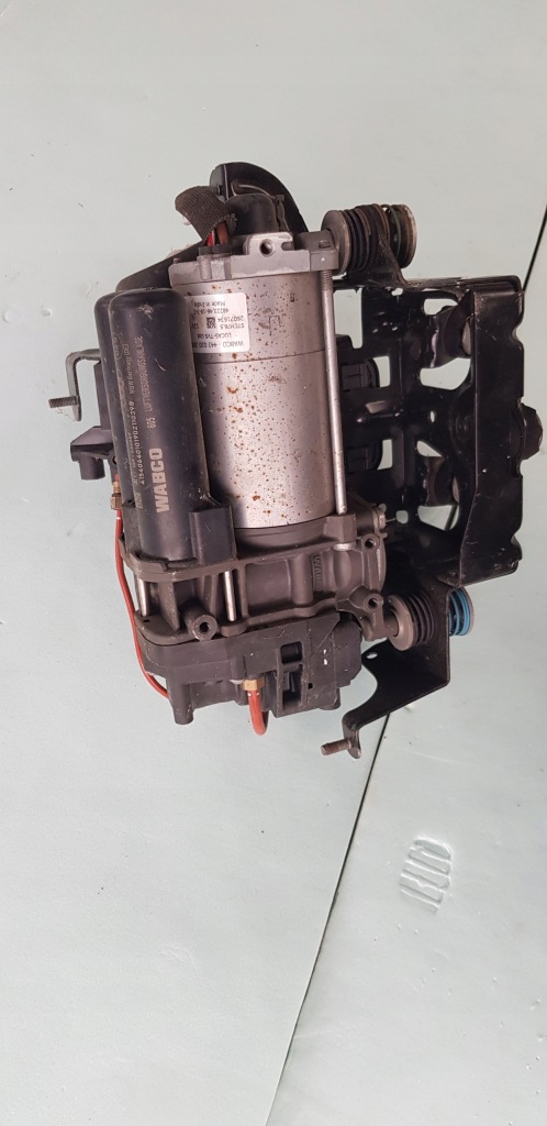 фото №1, Насос підвіска audi q7 4m vw touareg 4m0616005g