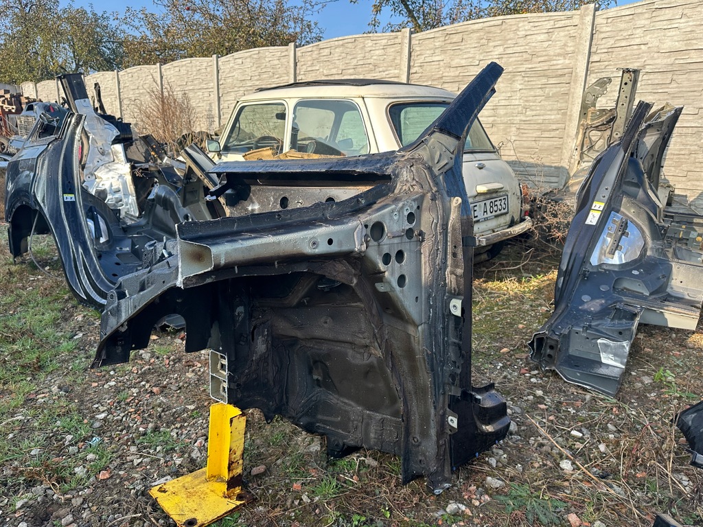 фото №1, Audi q7 4m четверть левая перед порог 4m0