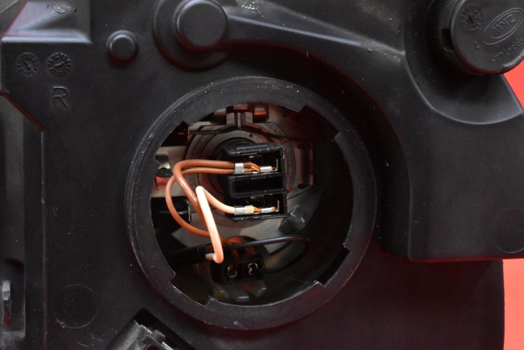 Фара правий лампа перед лінза eu 13100536 opel corsa c lift 03-06 Зі Шроту