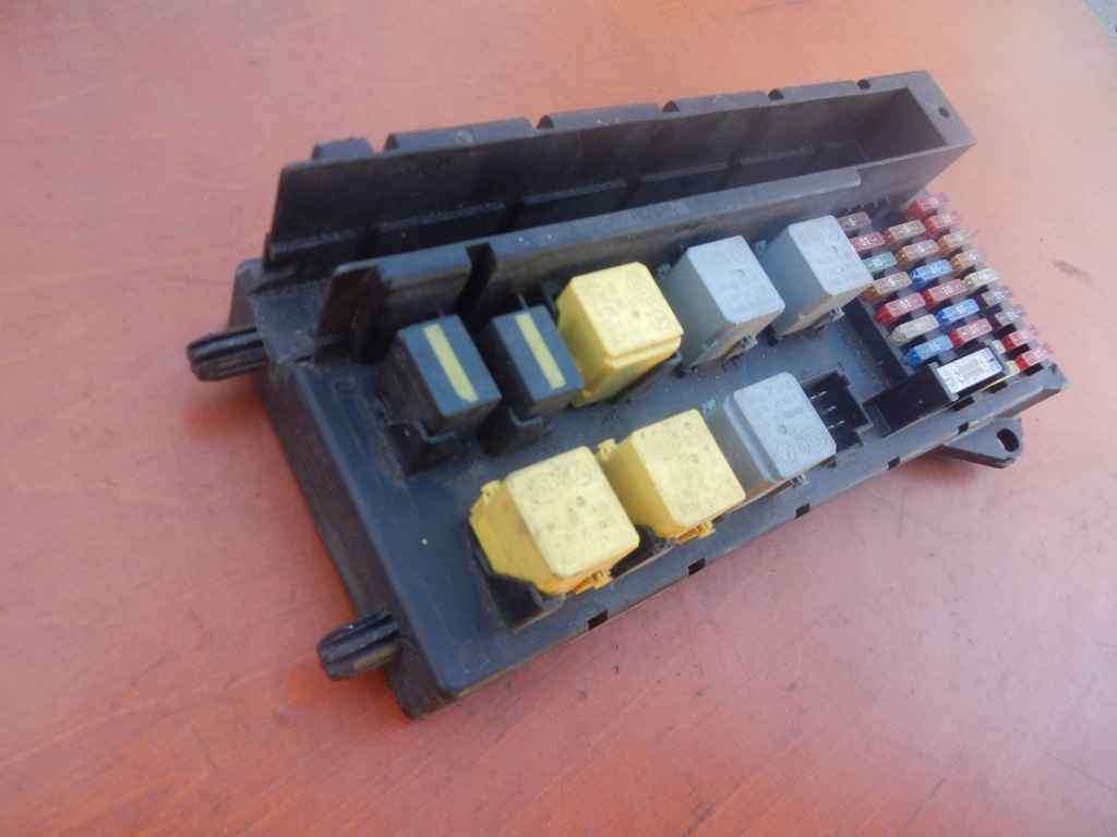 Коробка запобіжників sprinter 906 vw crafter 06- в Україні