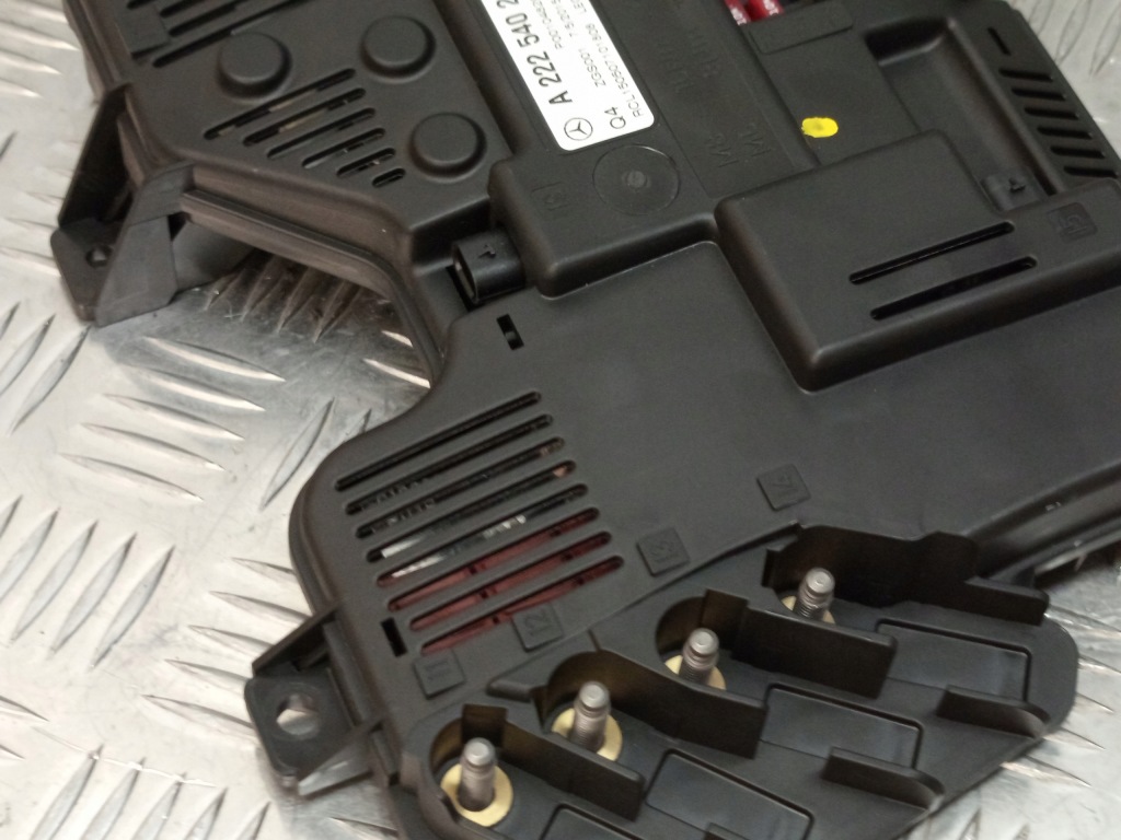 фото №16, Mercedes w222 распределитель тока коробка предохранителей a2225402750