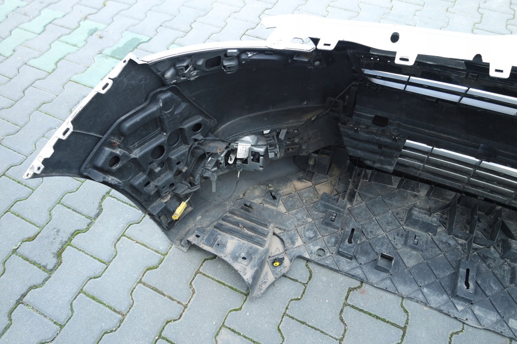 фото №10, Бампер перед peugeot 5008 i