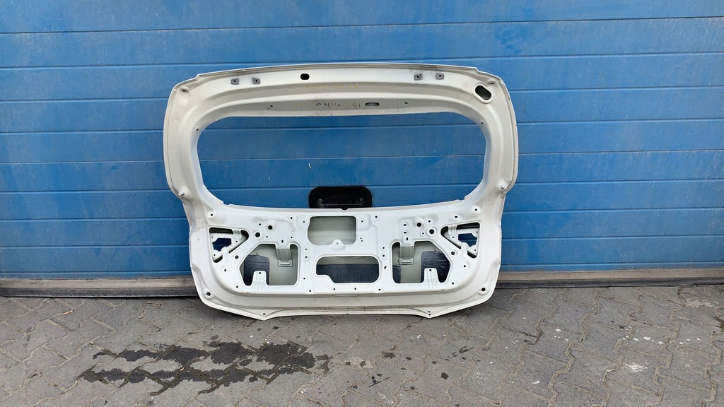 фото №3, Kia stonic 2018- крышка багажника задняя задняя