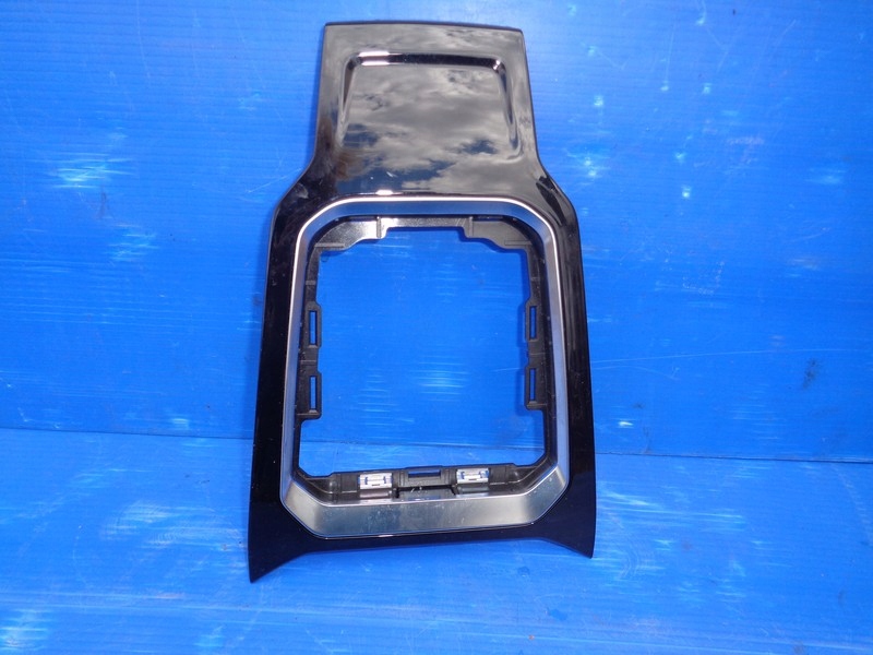 фото №1, Vw t-roc 2ga рамка переключения передач 2ga711456a