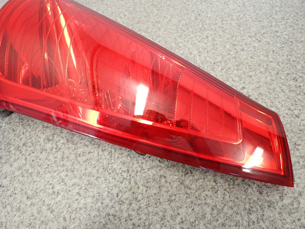 фото №7, Hyundai i30 07-11 kombi лампа задня права