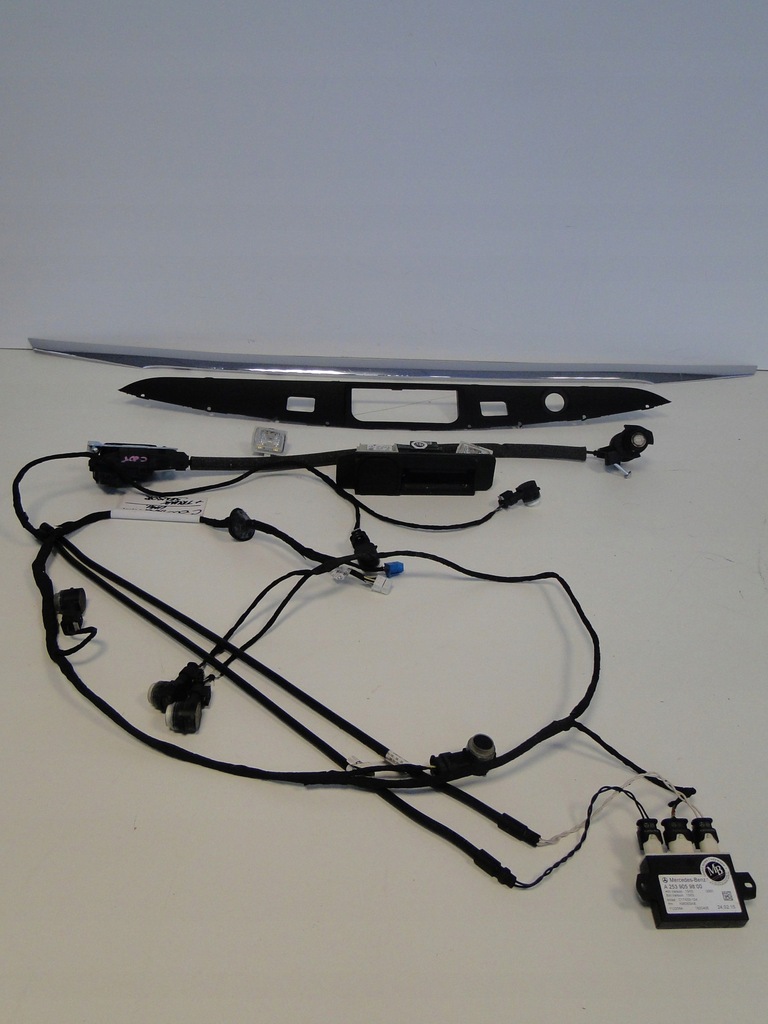 фото №9, Mercedes c w205 205 sedan молдинг хром крышка багажника задняя