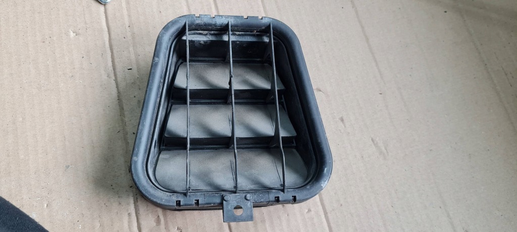 фото №1, A6 c6 lift решётка вентиляционная багажника задняя 4b0819181b