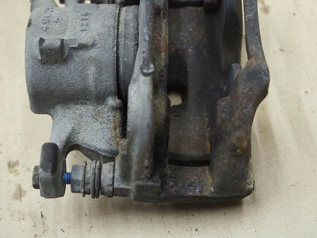 фото №12, Bmw 2 f46 gran tourer суппорт тормозной правый перед