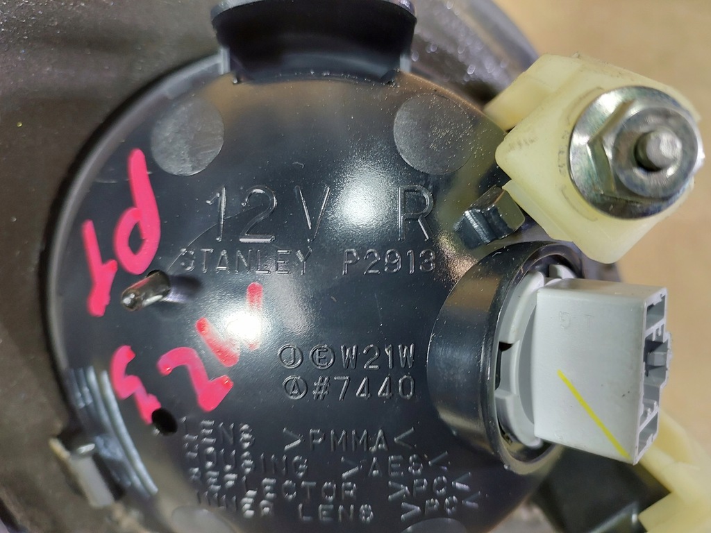 фото №8, Mazda 3 bk hb лампа правый задняя w крышка