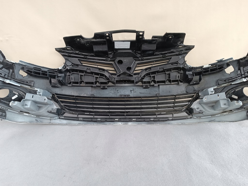 Renault megane 3 рестайлинг  2013-2015 бампер перед передний омыватель Недорого