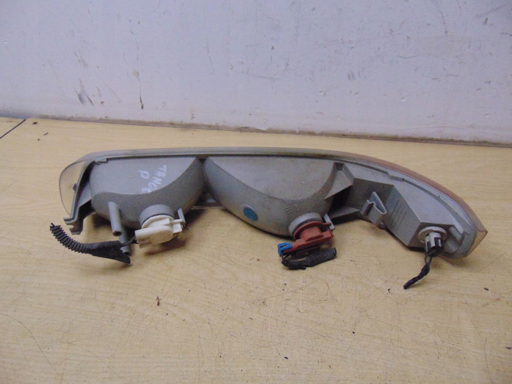 фото №8, Лампа поворотник поворотник правий chevrolet tahoe