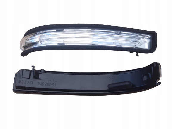 фото №1, Mercedes a w169 поворотник зеркало правый led