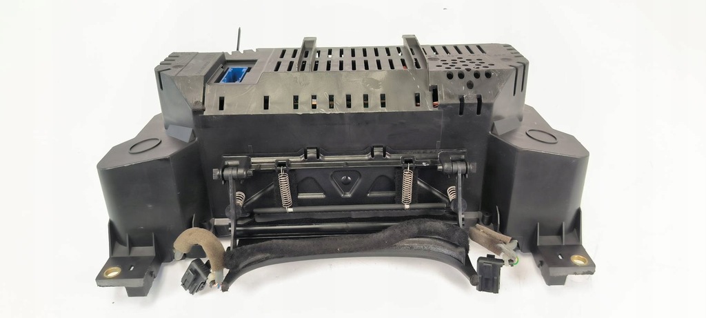 фото №8, Счетчик приборная панель 4e0920901 audi a8 d3