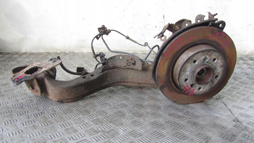 фото №1, Renault kadjar 4x4 поворотный кулак левая задняя задняя 15-