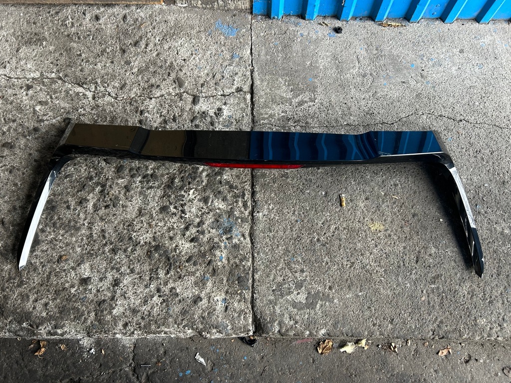 фото №1, Lexus ux 18- спойлер крышки спойлер ветровик