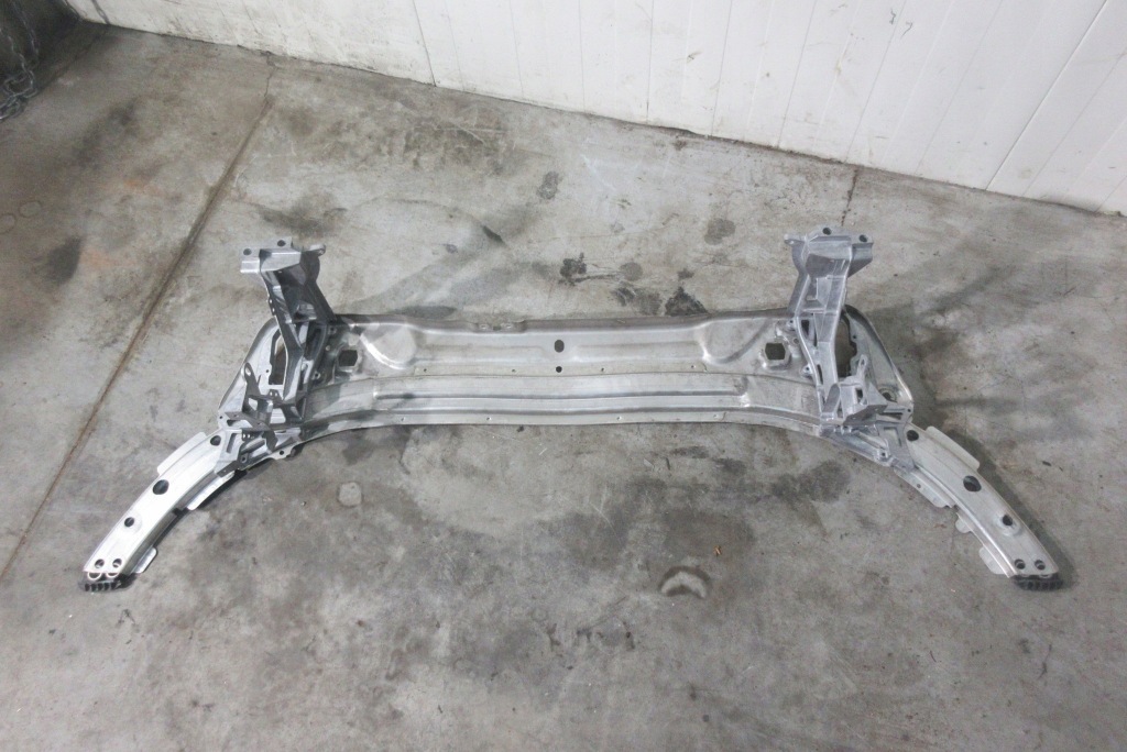 фото №4, Mercedes c-klasa w205 pas передний