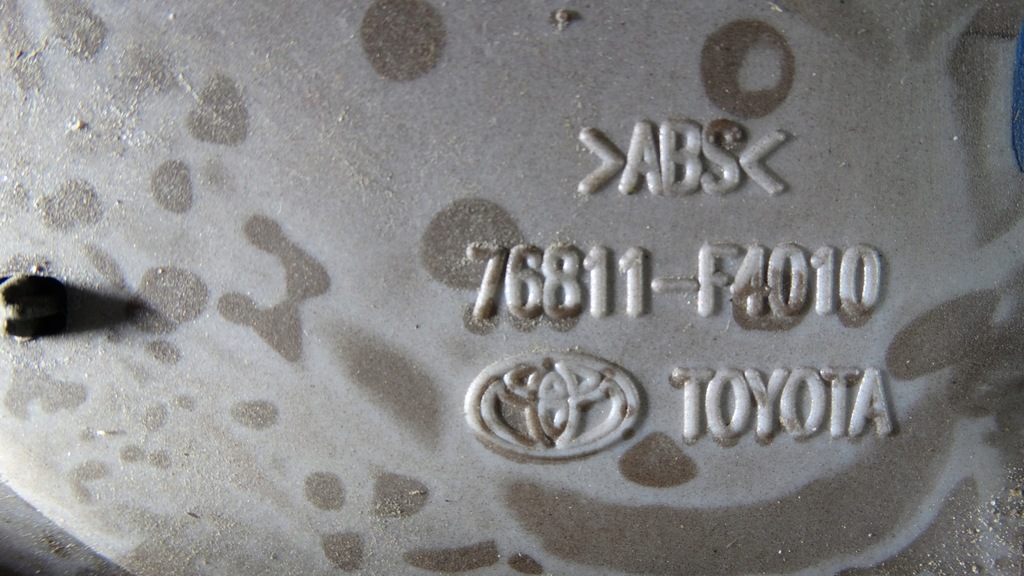 фото №15, Toyota c-hr 2016- накладка накладка крышки задний багажника 76811-f4010