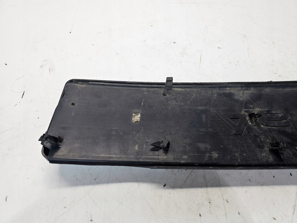 Накладка номерного знака регистрационный a6 c6 4f0807285bs в Украине