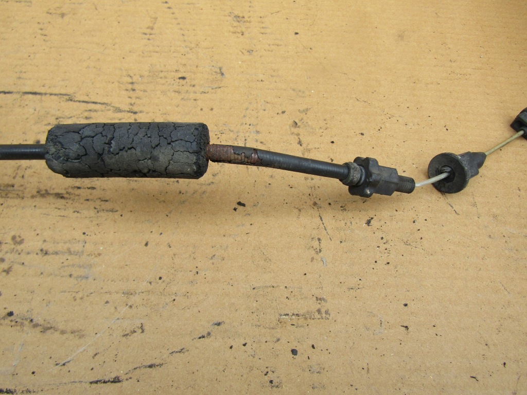 4 mercedes w124 2.0 2.3 m102 трос газа 90' треснувший Киев